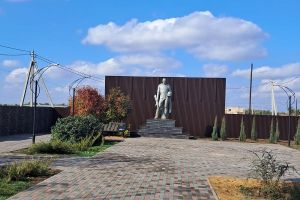Более 250 памятников защитникам Отечества отремонтировали в волгоградском регионе Более 250 памятников защитникам Отечества отремонтировали в волгоградском регионе